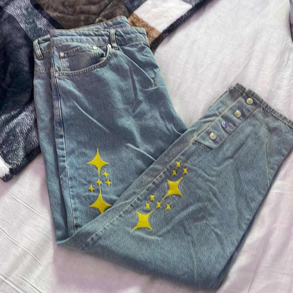 I selling because they were too small when I ordered them . Never worn
